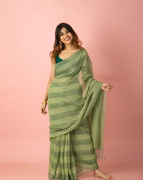 Premium_Linen_Cotton_Digital_Printed_Saree_with_Satin_Banglory_Blouse_&_Tassel_Detailing