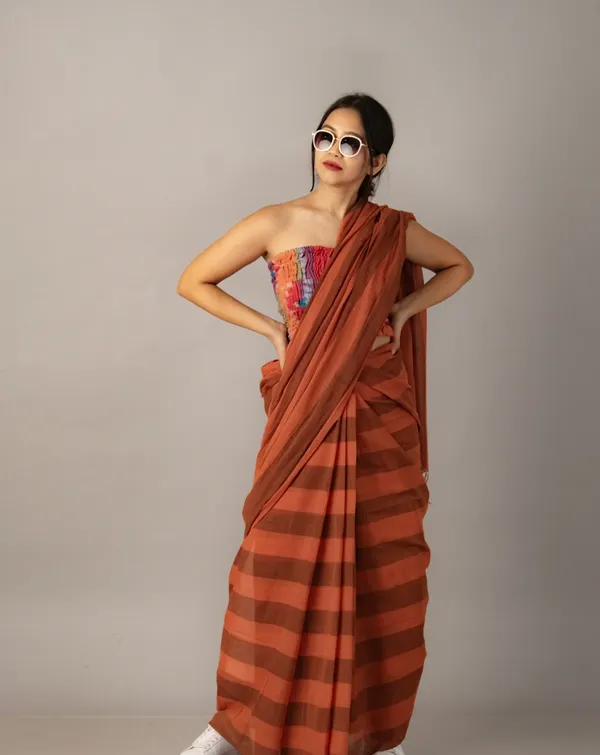 Premium_Linen_Cotton_Digital_Printed_Saree_with_Satin_Banglory_Blouse_&_Tassel_Detailing