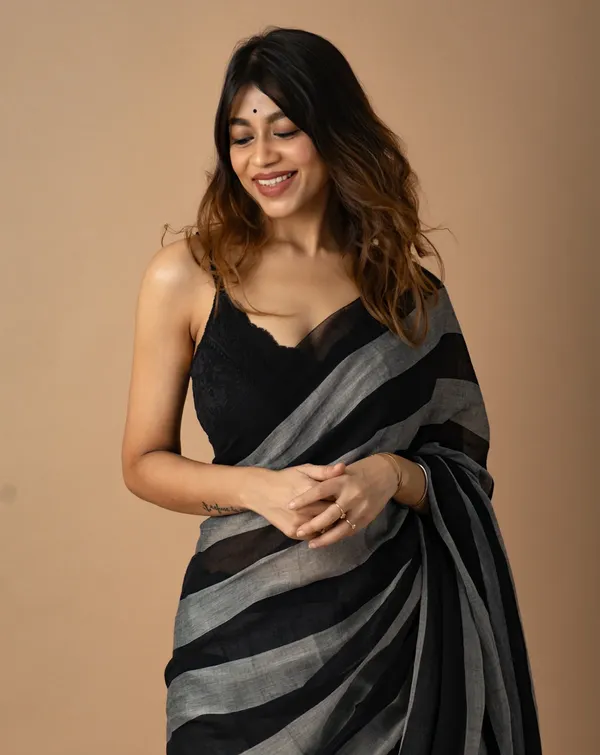 Premium_Linen_Cotton_Digital_Printed_Saree_with_Satin_Banglory_Blouse_&_Tassel_Detailing