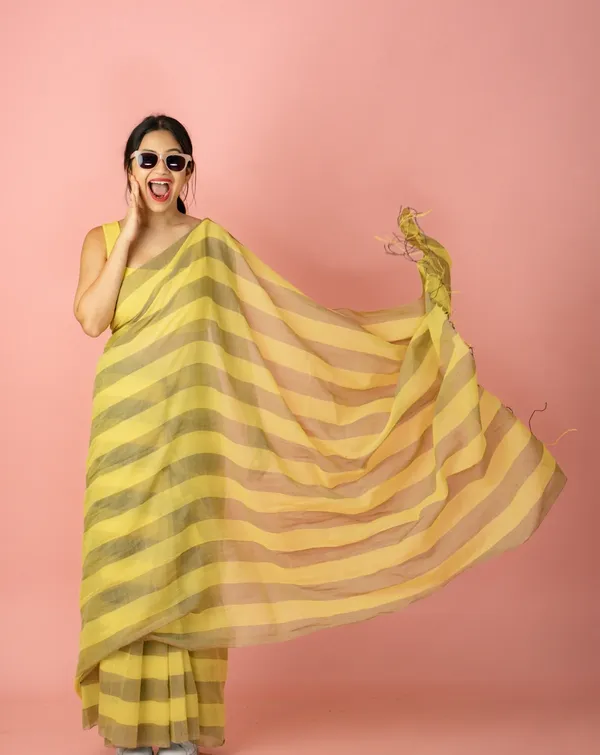 Premium_Linen_Cotton_Digital_Printed_Saree_with_Satin_Banglory_Blouse_&_Tassel_Detailing