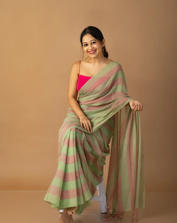 Premium_Linen_Cotton_Digital_Printed_Saree_with_Satin_Banglory_Blouse_&_Tassel_Detailing