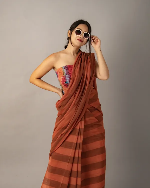 Premium_Linen_Cotton_Digital_Printed_Saree_with_Satin_Banglory_Blouse_&_Tassel_Detailing