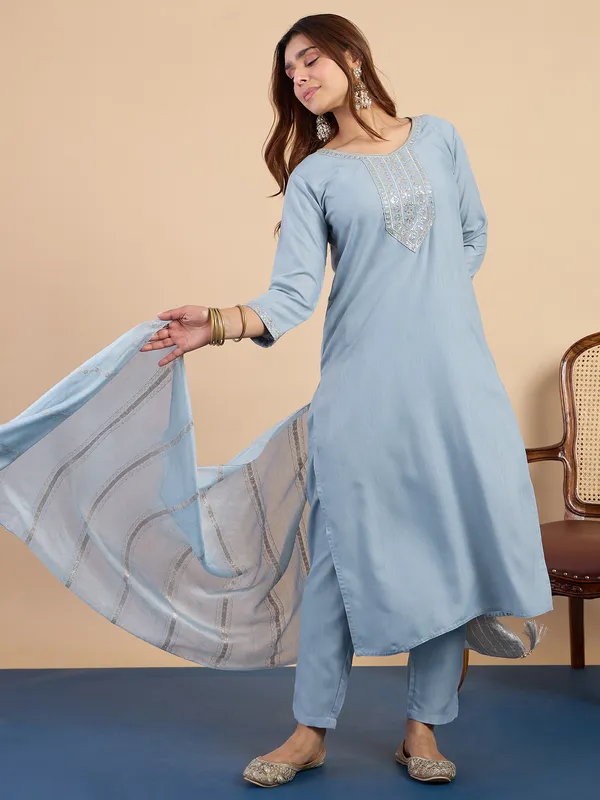 Grey_Women's_Traditional_Embroidered_Kurta_Pant_Set_with_Silk_Dupatta_|_Women's_Ethnic_Wear