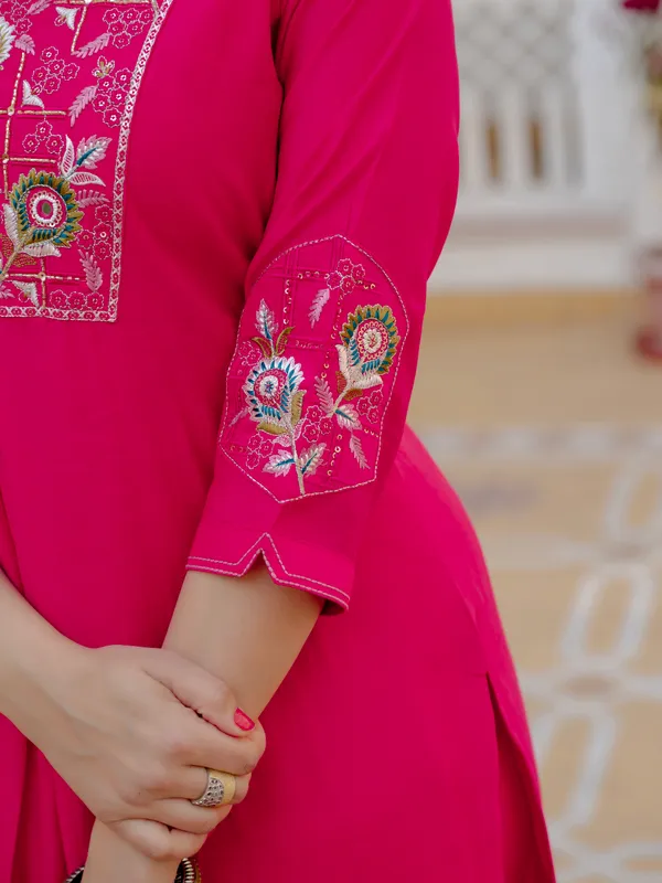 Pink_Viscose_Embroidered_Kurta_Pant_Set_For_Women