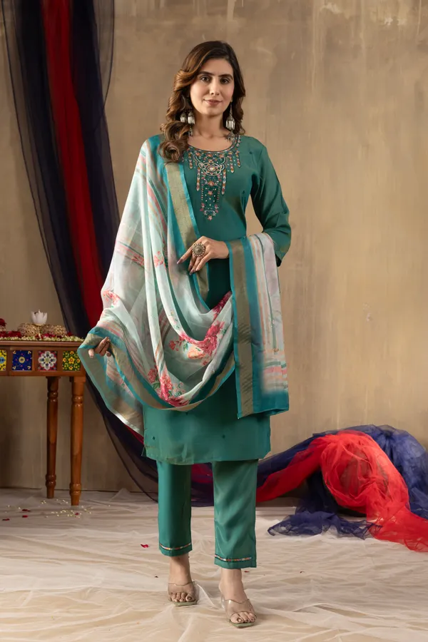 Rama_Green_Shimmer_Gold_Silk_Embroidered_Kurta_Pant_Set_For_Women