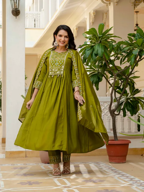 Mahendi_Green_Viscose_Mirror_Work_Kurta_Pant_Set_For_Women