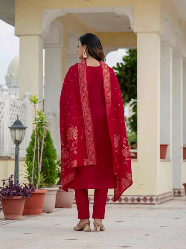 Red_Romal_Silk_Sequins_Embroidered_Kurta_Pant_Set_For_Women