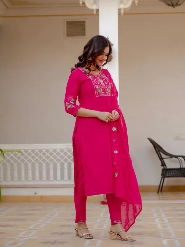 Pink_Viscose_Embroidered_Kurta_Pant_Set_For_Women
