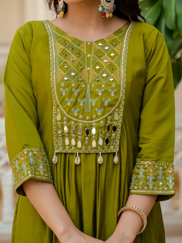 Mahendi_Green_Viscose_Mirror_Work_Kurta_Pant_Set_For_Women
