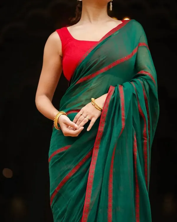 Premium_Linen_Cotton_Digital_Printed_Saree_with_Satin_Banglory_Blouse_&_Tassel_Detailing