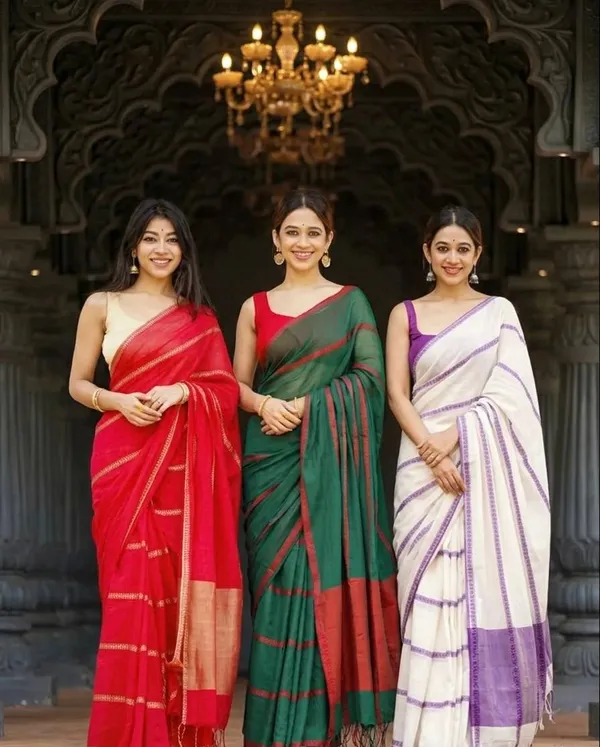 Premium_Linen_Cotton_Digital_Printed_Saree_with_Satin_Banglory_Blouse_&_Tassel_Detailing