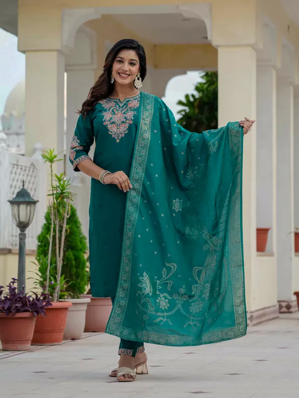 Rama_Green_Romal_Silk_Sequins_Embroidered_Kurta_Pant_Set_For_Women