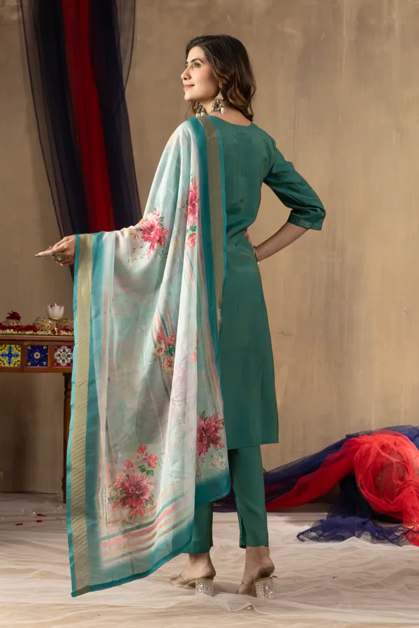 Rama_Green_Shimmer_Gold_Silk_Embroidered_Kurta_Pant_Set_For_Women