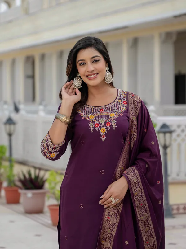Purple_Romal_Silk_Sequins_Embroidered_Kurta_Pant_Set_For_Women