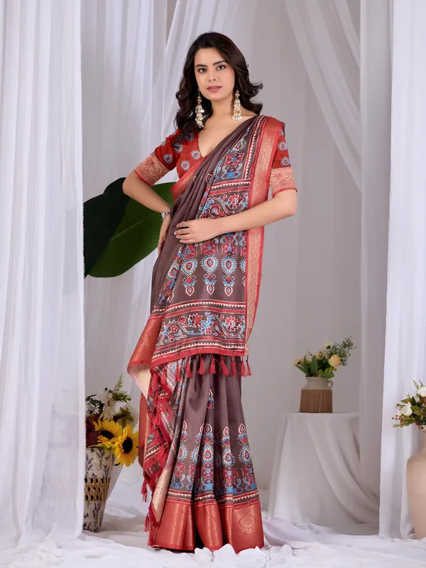Soft_Lichi_Silk_Saree_with_Traditional_Motifs_&_Woven_Border