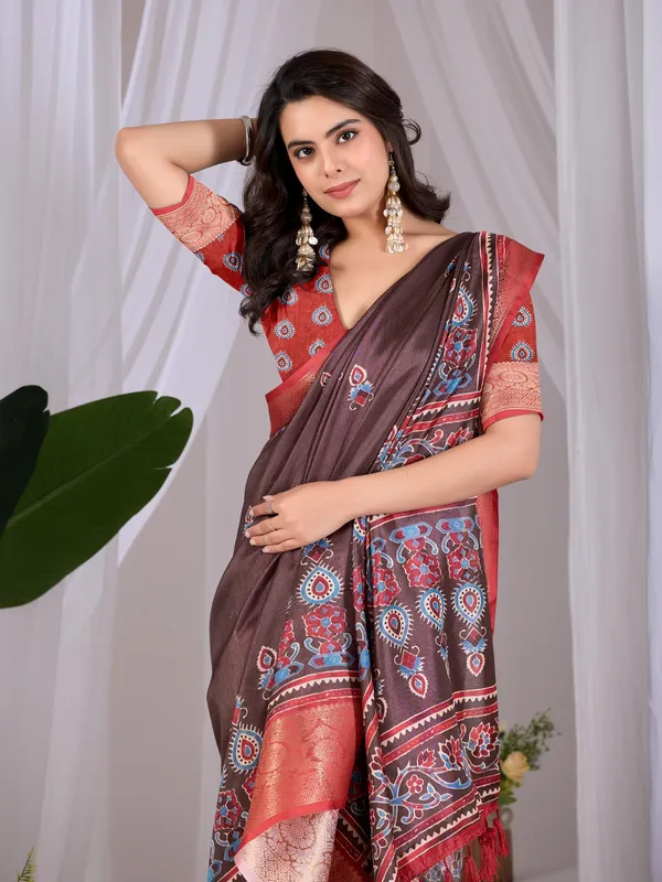 Soft_Lichi_Silk_Saree_with_Traditional_Motifs_&_Woven_Border