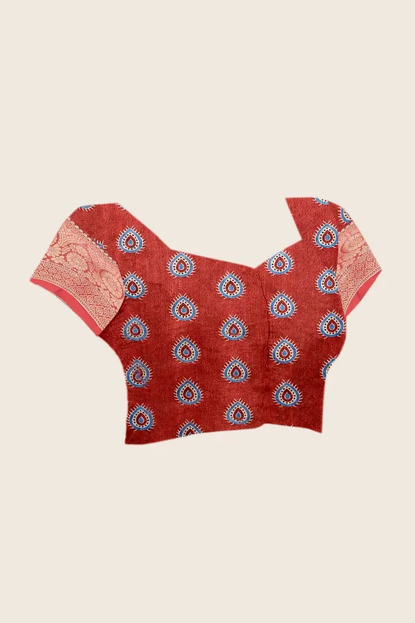 Soft_Lichi_Silk_Saree_with_Traditional_Motifs_&_Woven_Border