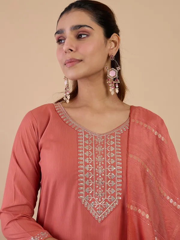 Peach_Women's_Traditional_Embroidered_Kurta_Pant_Set_with_Silk_Dupatta_|_Women's_Ethnic_Wear