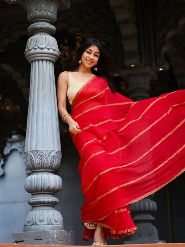 Premium_Linen_Cotton_Digital_Printed_Saree_with_Satin_Banglory_Blouse_&_Tassel_Detailing