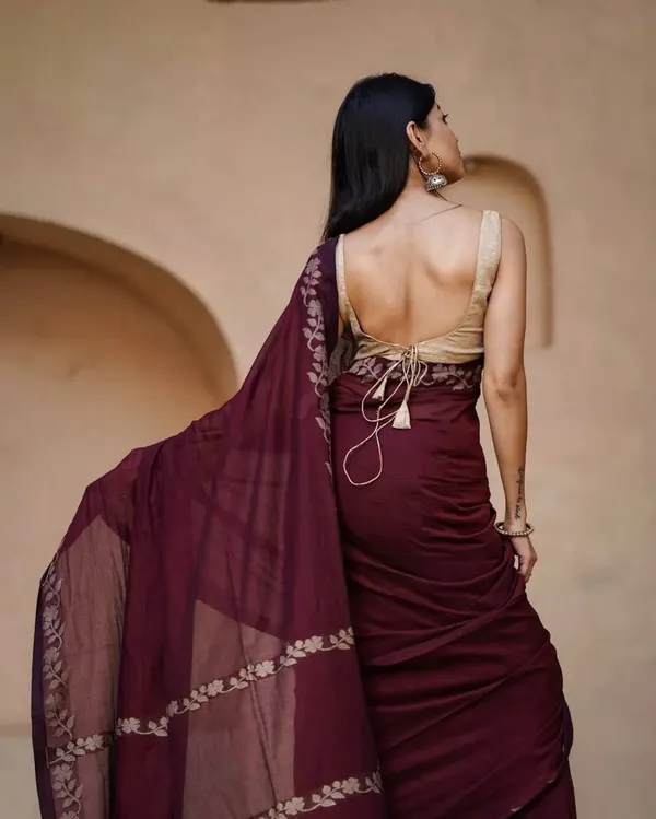 Elegant_Linen_Cotton_Digital_Printed_Saree_with_Satin_Banglory_Blouse_&_Tassel_Detailing