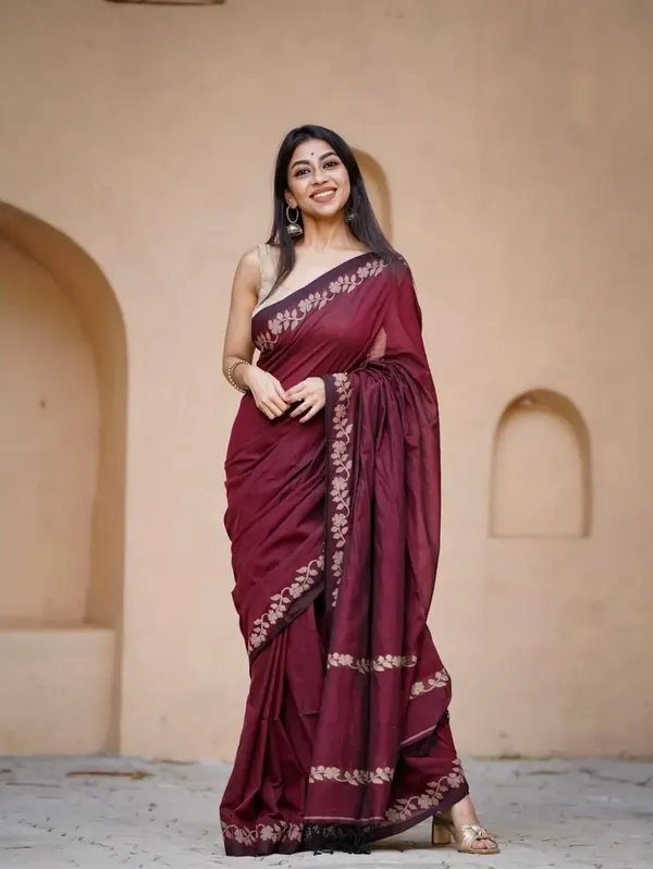 Elegant_Linen_Cotton_Digital_Printed_Saree_with_Satin_Banglory_Blouse_&_Tassel_Detailing