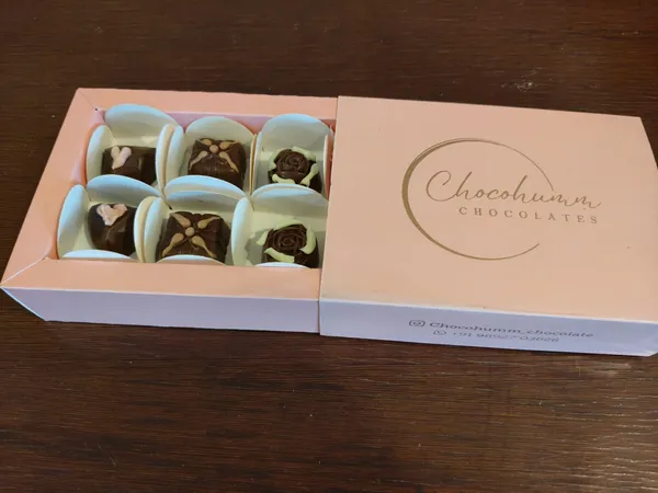 Assorted_Pralines_-_Set_Of_6_pcs