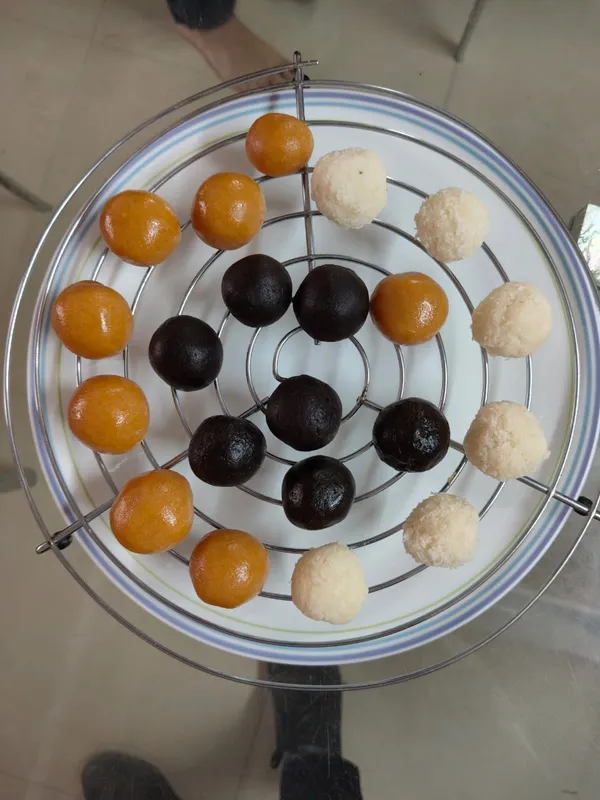 Coconut_Truffles_Gift_Box_Set_Of_6