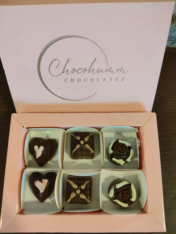 Assorted_Pralines_-_Set_Of_6_pcs