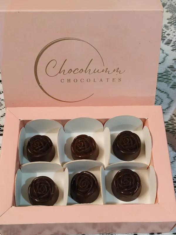 Pistachio_Pralines_-_Set_Of_6
