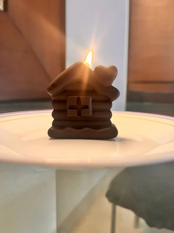 Handmade_Edible_Chocolate_Candle_House_Shape