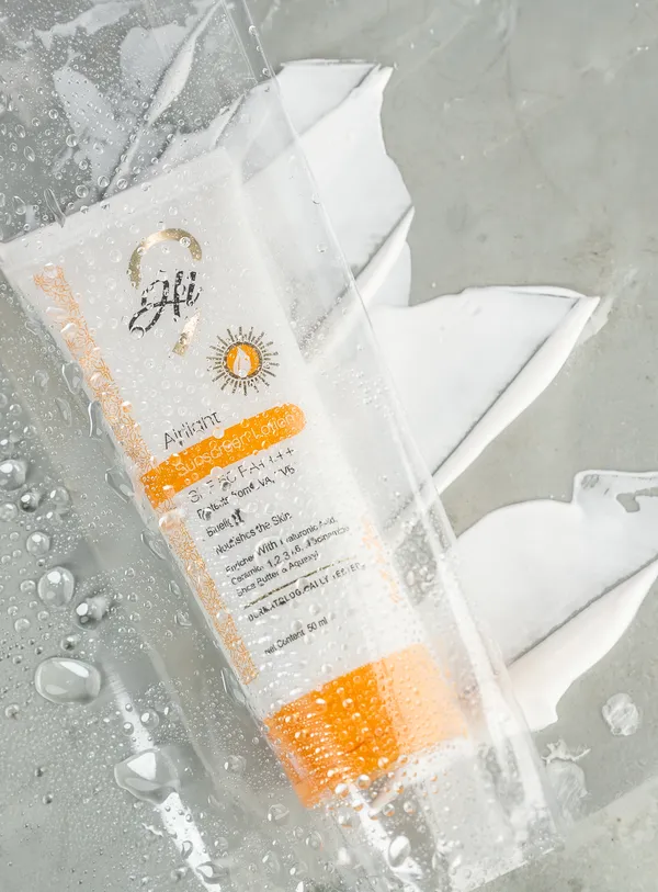 Airlight_Spf_50_Pa++++_Sunscreen_Lotion_With_Hyaluronic_Acid_And_Ceramides
