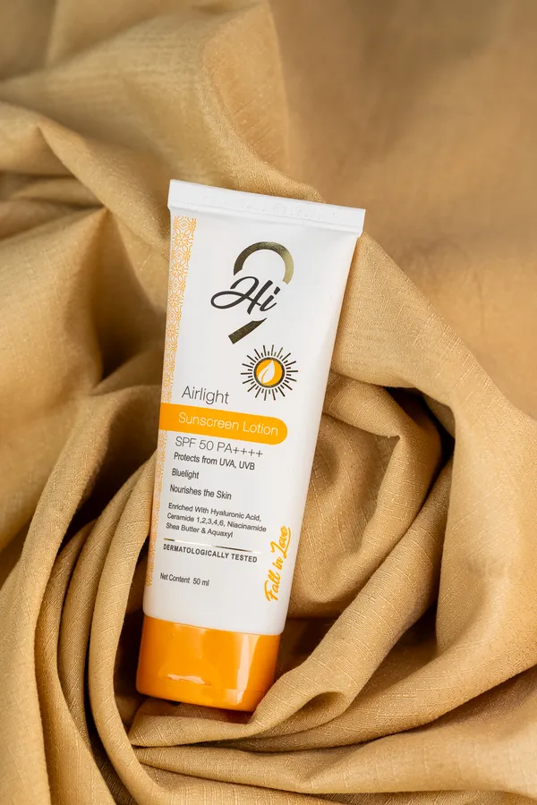Airlight_Spf_50_Pa++++_Sunscreen_Lotion_With_Hyaluronic_Acid_And_Ceramides
