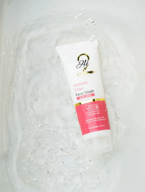 Derma_Radiant_Glow_Face_Wash_With_Aha_Bha_And_Glycolic_Acid