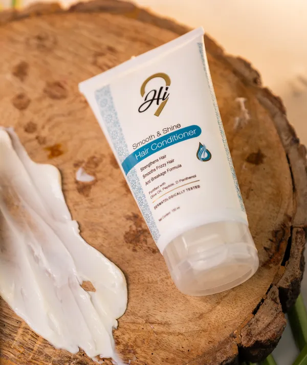 Smooth_And_Shine_Hair_Conditioner_With_Olive_Oil_Peptide_And_D-Panthenol