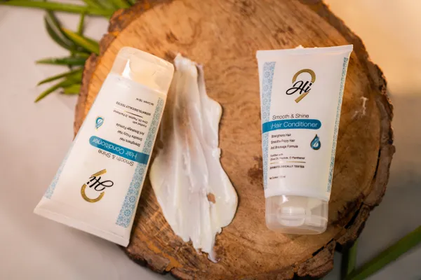 Smooth_And_Shine_Hair_Conditioner_With_Olive_Oil_Peptide_And_D-Panthenol