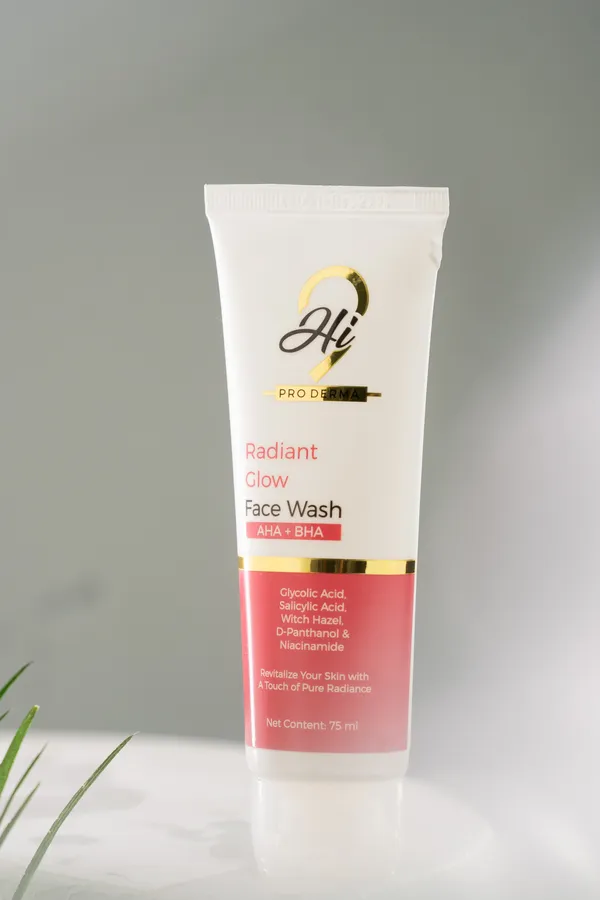 Derma_Radiant_Glow_Face_Wash_With_Aha_Bha_And_Glycolic_Acid