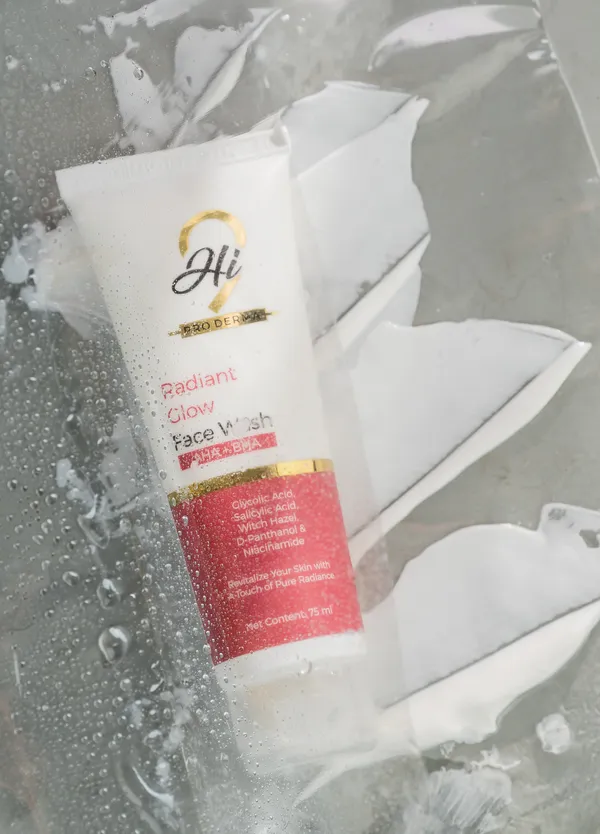 Derma_Radiant_Glow_Face_Wash_With_Aha_Bha_And_Glycolic_Acid