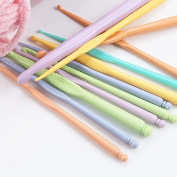Skinplus_12_Pcs_Lightweight_Crochet_Hooks_Ergonomic_Plastic_Crochet_Needles_Set_Diy_Yarn_Weaving_Tools_Knitting_Kit_For_Crochet_Loves_To_Make_Socks_Hat_Scarf_Bag_Cap