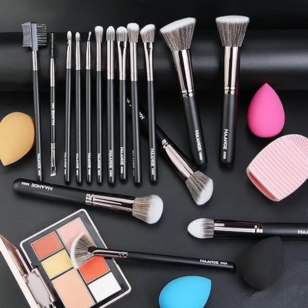 Skinplus_Professional_Makeup_Brush_Kit_16_Kabuki_Face_Brushes_With_4_Makeup_Sponges_And_Brush_Cleaner_Egg_For_Flawless_Liquid_Makeup_Black