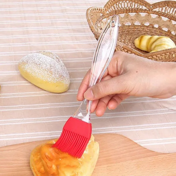 Spatula_And_Pastry_Brush_For_Cake_Mixer