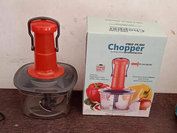 Manual_Food_Chopper_650Ml_3_Stainless_Steel_Blades_Locking_System_Anti_Slip
