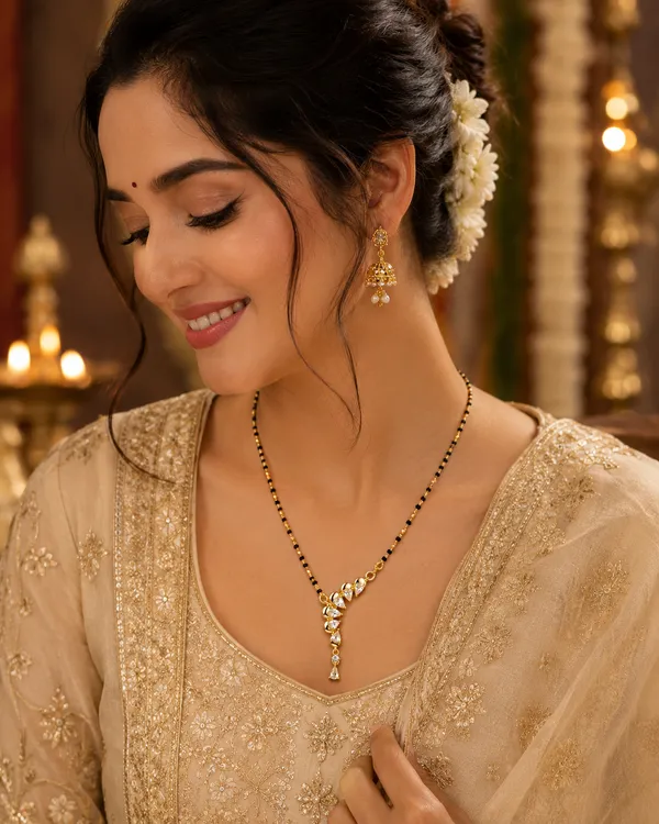 Aarvika_Teardrop_Mangalsutra