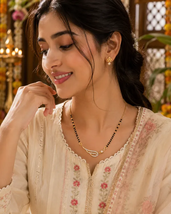 Avyara_Knot_Mangalsutra