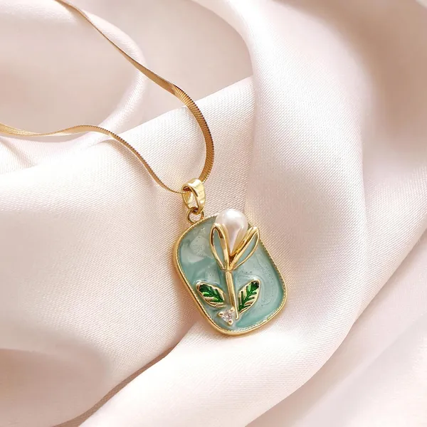 Green_tulip_charm_Enamel_Pendant_Necklace_For_Women