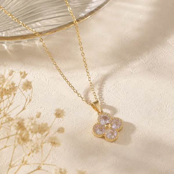 Crystal_Clover_Pendant