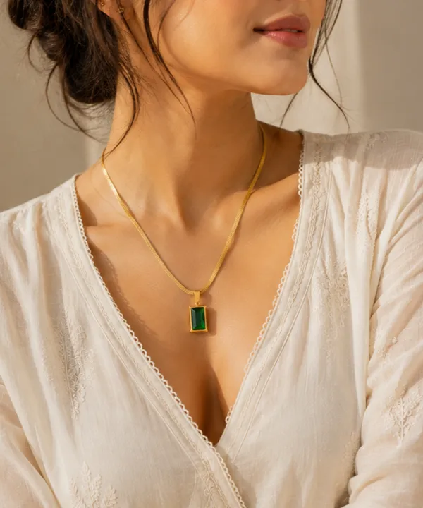 Emerald_Muse_Pendant
