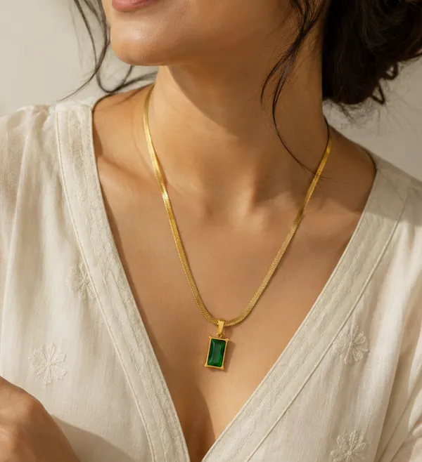 Emerald_Muse_Pendant