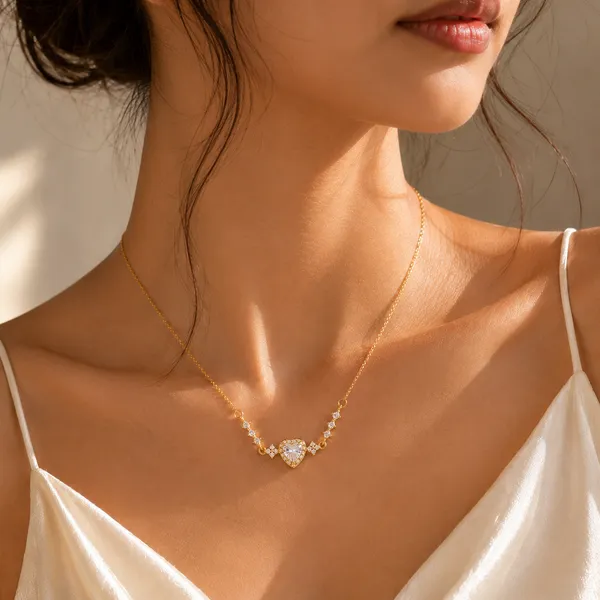 Luna_Heart_Pendant