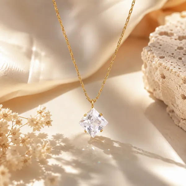 Nova_Crystal_Pendant