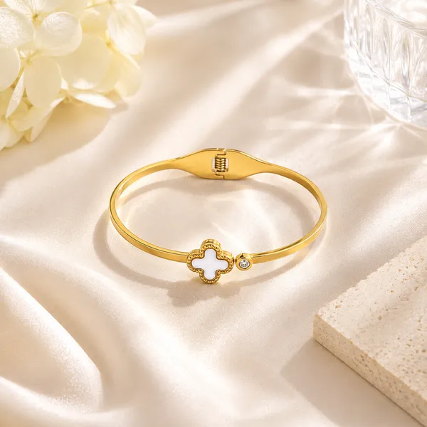 Luxe_white_clover_Bangle_Bracelet_For_Women